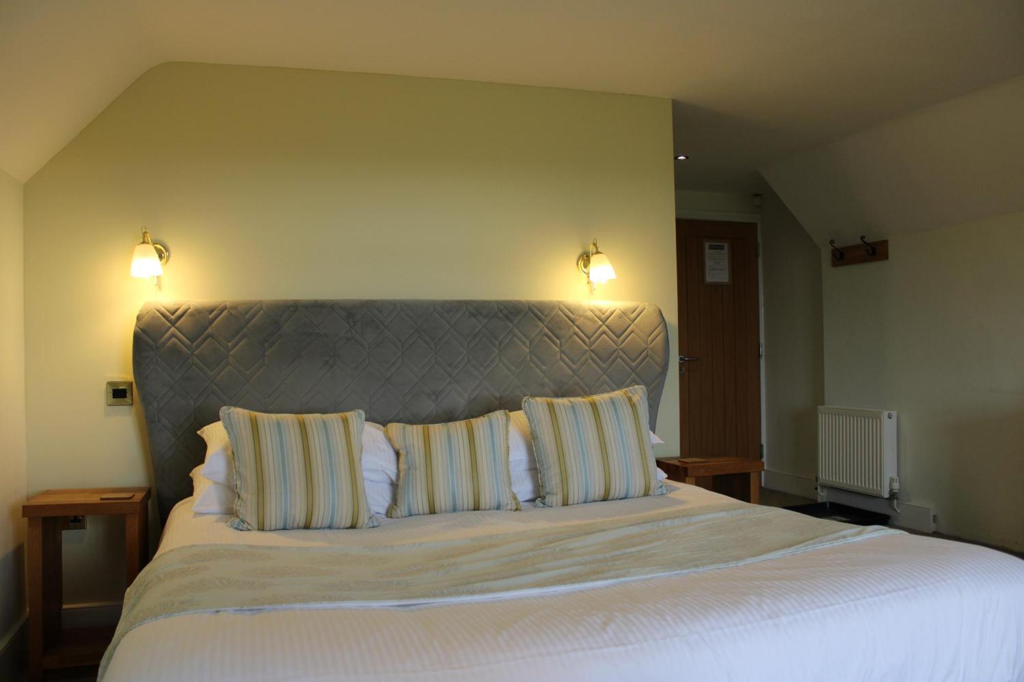 The Chequers Inn Rookley Экстерьер фото